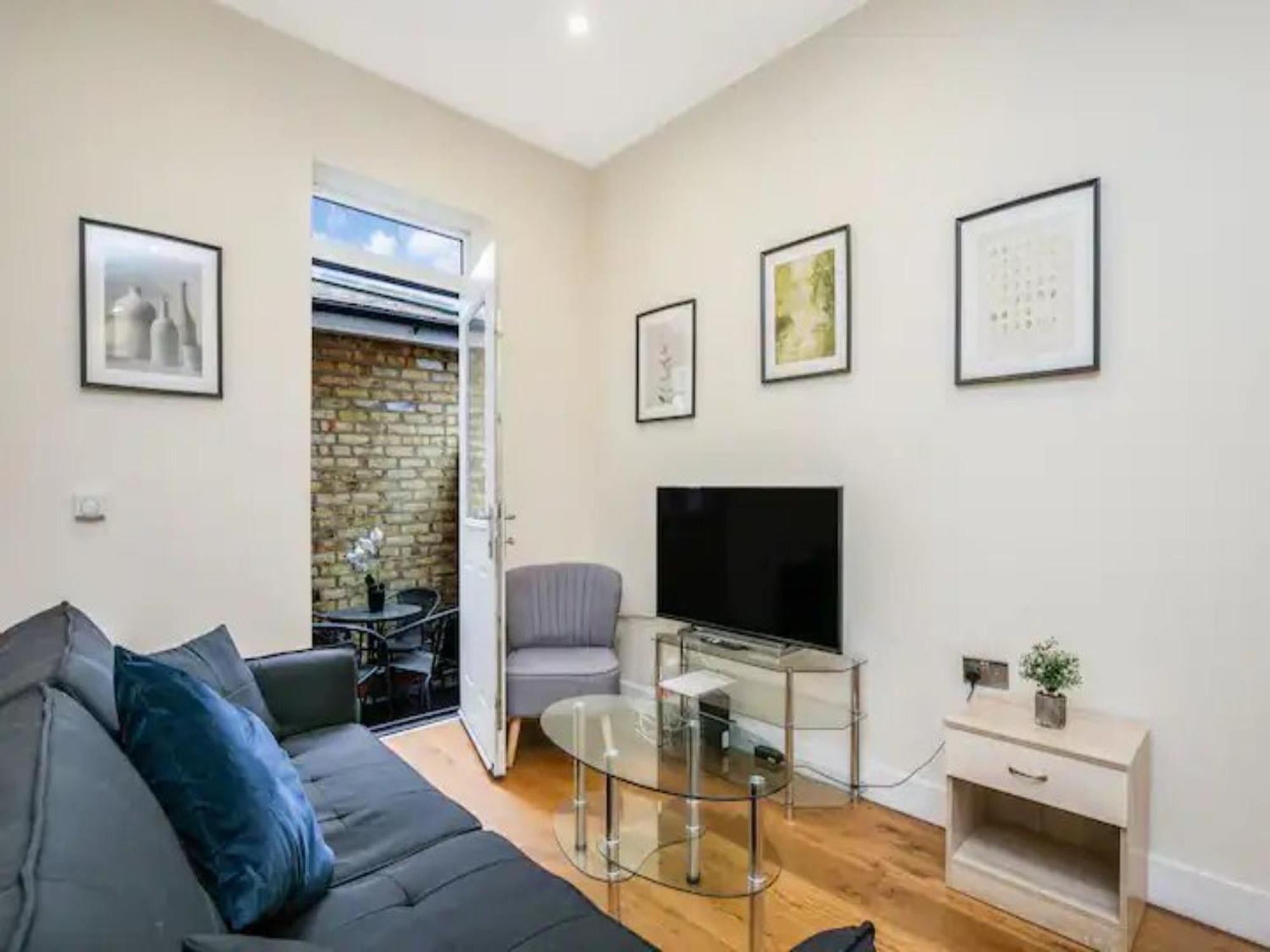 Ealing Queen Of The Suburbs One Bedroom Apartment Pass The Keys London Exterior photo